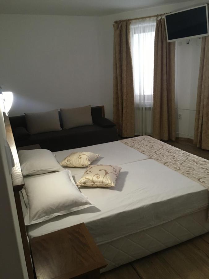 Cherni Osum Guest House Rest מראה חיצוני תמונה