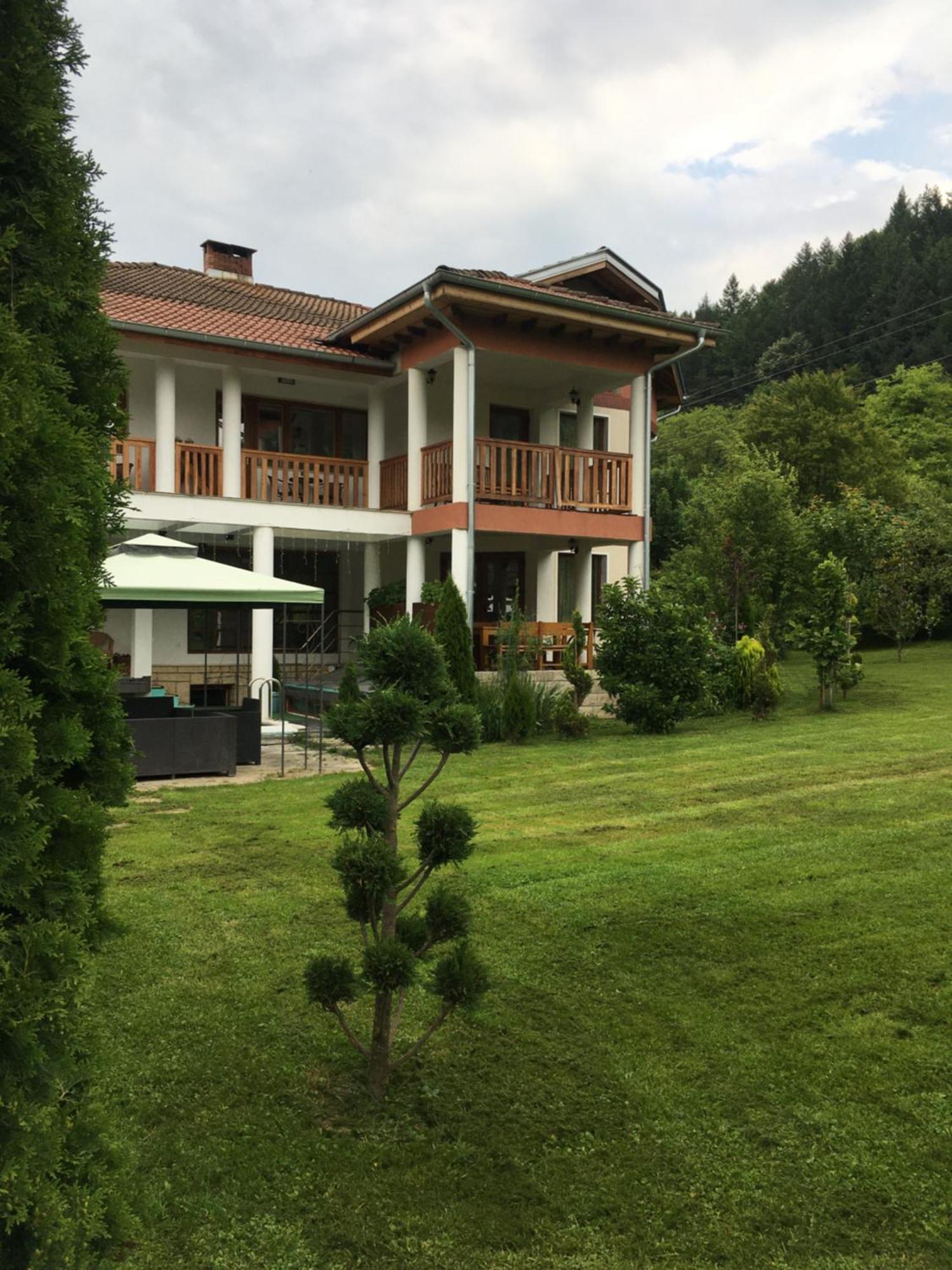 Cherni Osum Guest House Rest מראה חיצוני תמונה